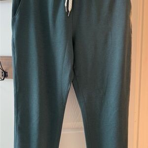 Vuori Performance Jogger
